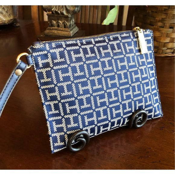 TOMMY HILFIGER - Signature Canvas Wristlet in Navy & White. SO CUTE & NWOT! - Picture 7 of 15